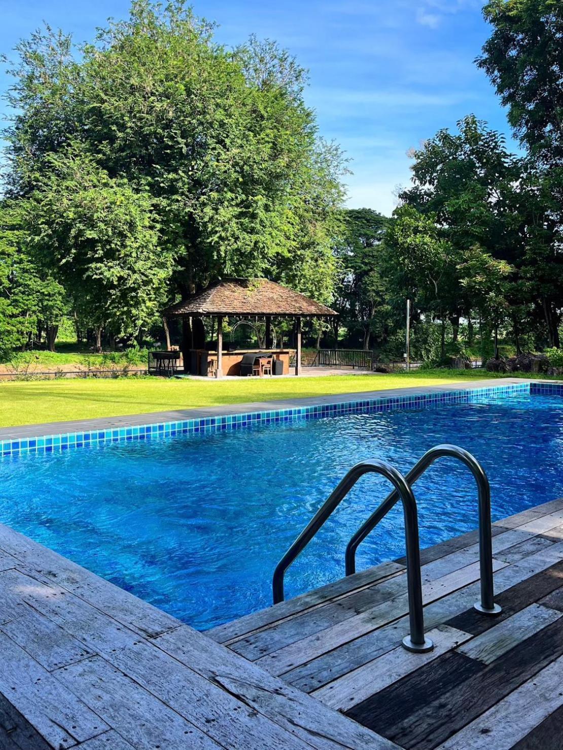 Riverhouse Resort Mae Sariang Exterior photo