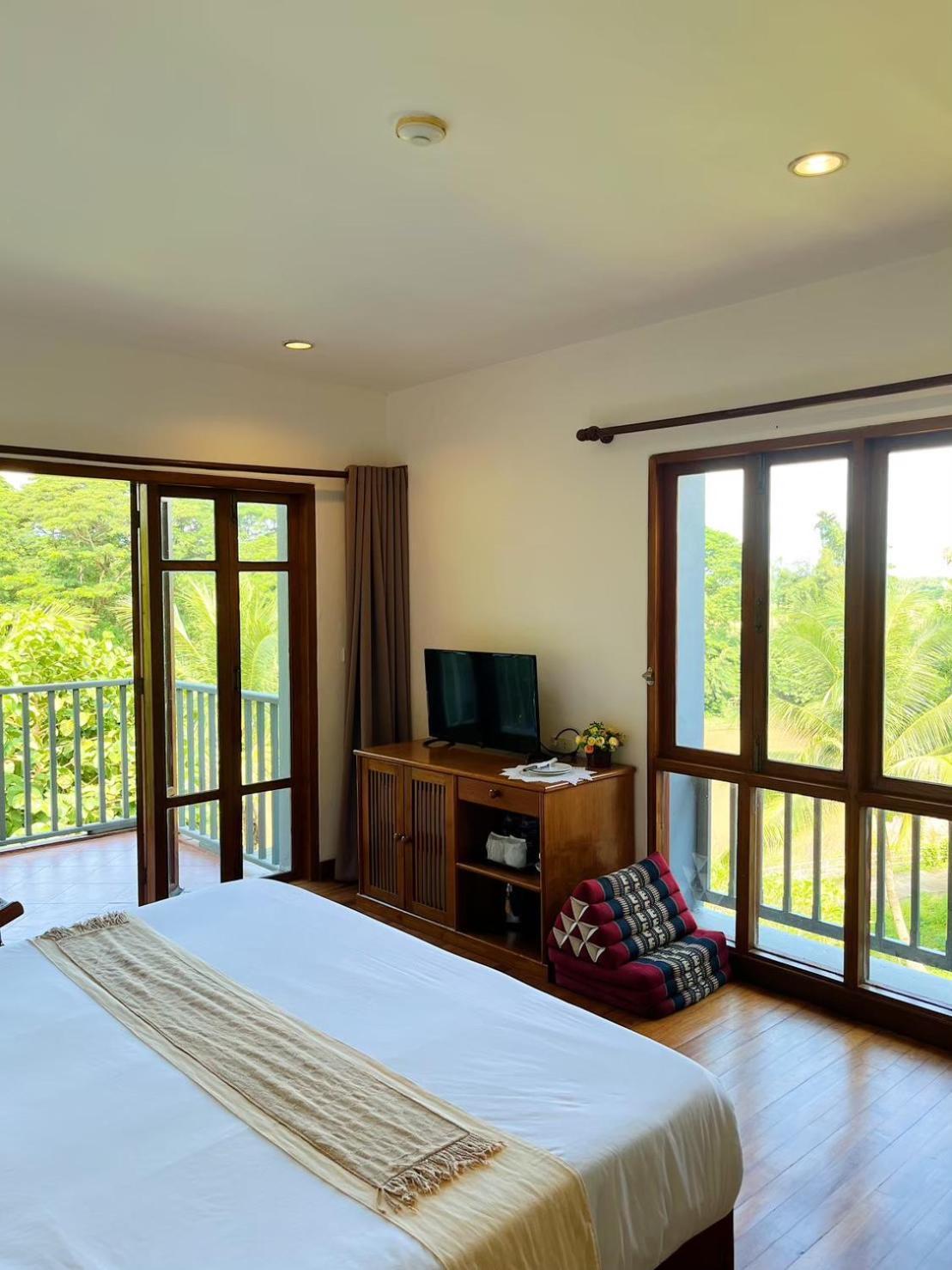 Riverhouse Resort Mae Sariang Exterior photo