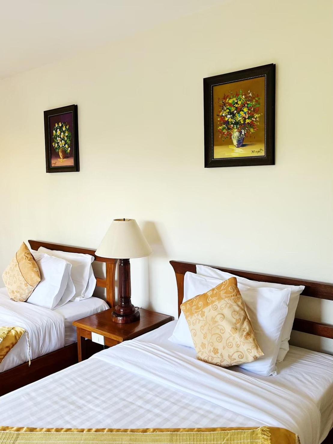 Riverhouse Resort Mae Sariang Exterior photo