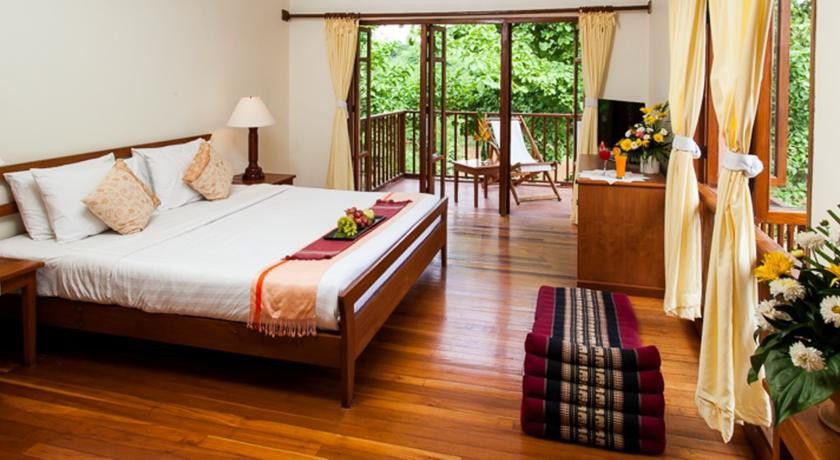 Riverhouse Resort Mae Sariang Exterior photo