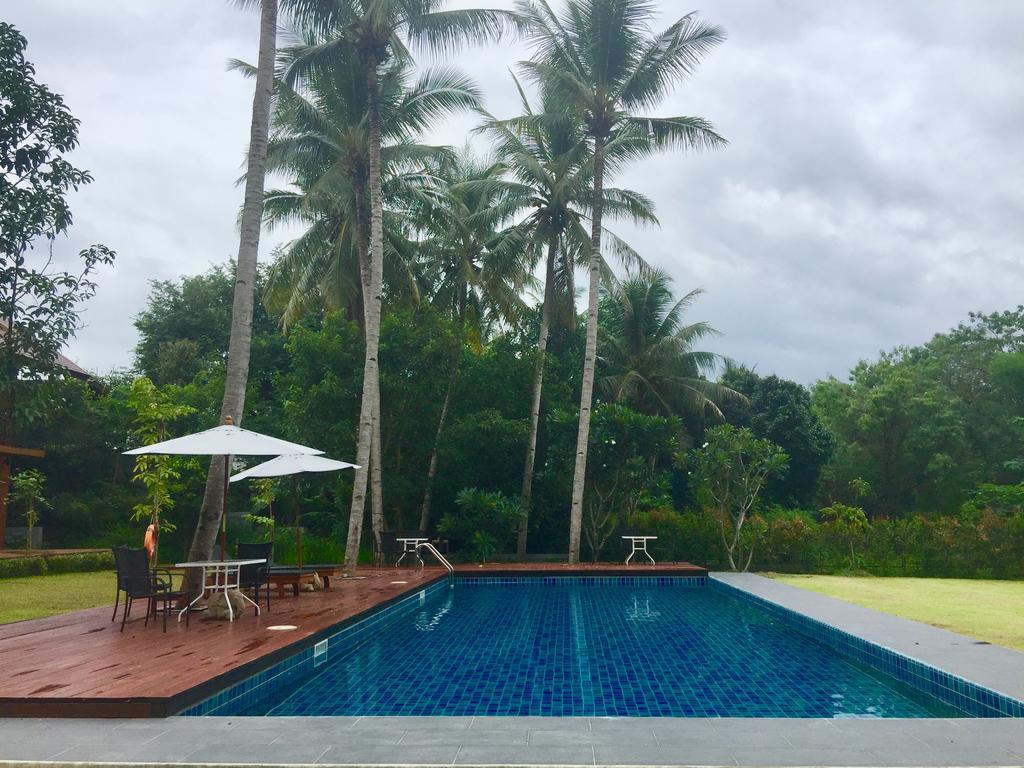 Riverhouse Resort Mae Sariang Exterior photo