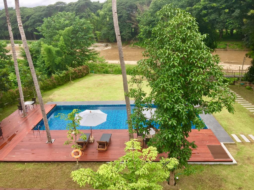 Riverhouse Resort Mae Sariang Exterior photo
