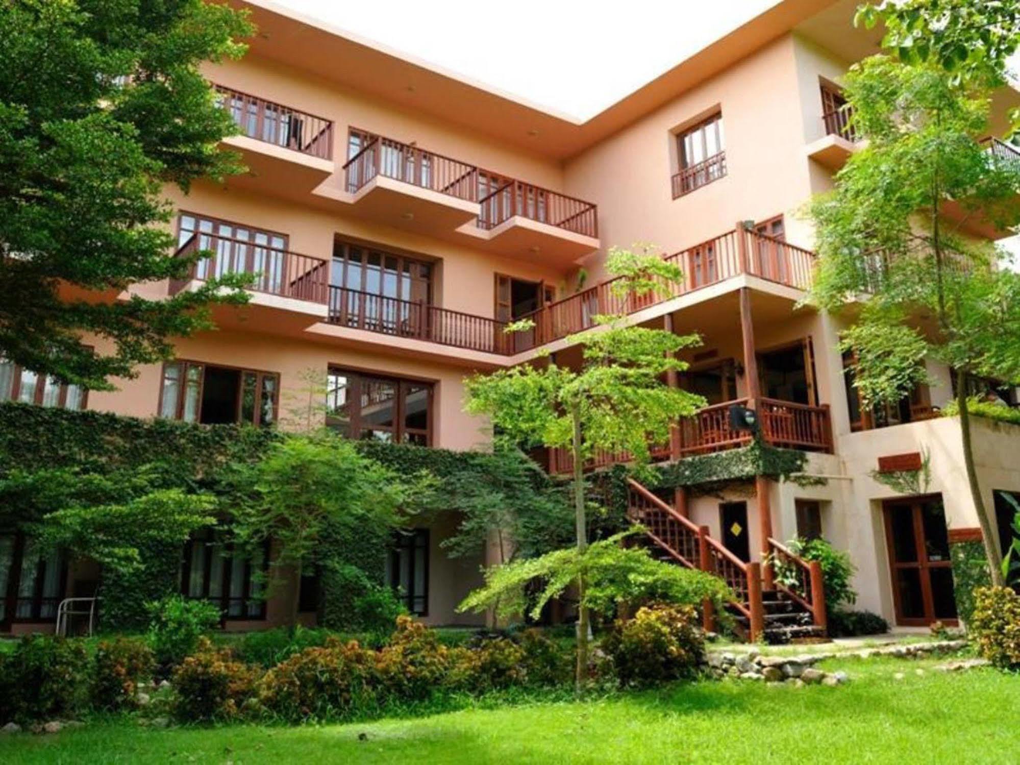 Riverhouse Resort Mae Sariang Exterior photo