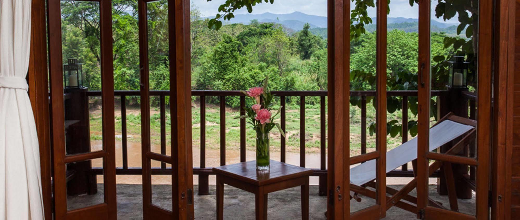 Riverhouse Resort Mae Sariang Exterior photo