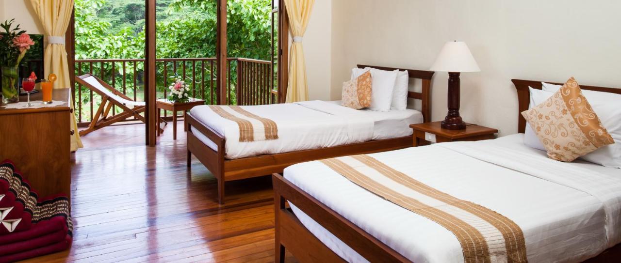 Riverhouse Resort Mae Sariang Exterior photo