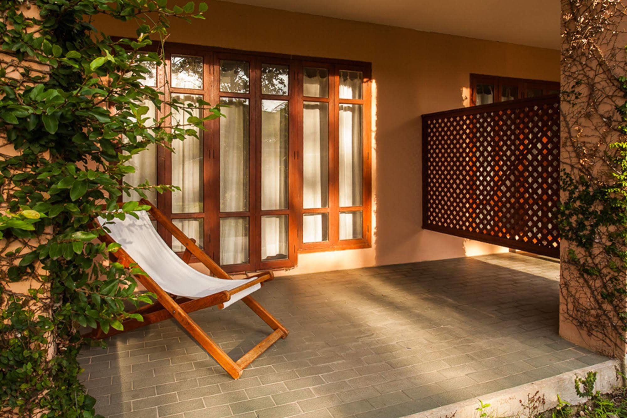 Riverhouse Resort Mae Sariang Exterior photo